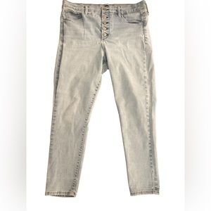 GAP 1969 High Rise, Button-Fly Skinny Jeans- Light Wash-size 30- GREAT CONDITION